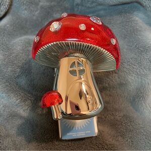 Bath & Body Works Mushroom Wallflower Plug NEW